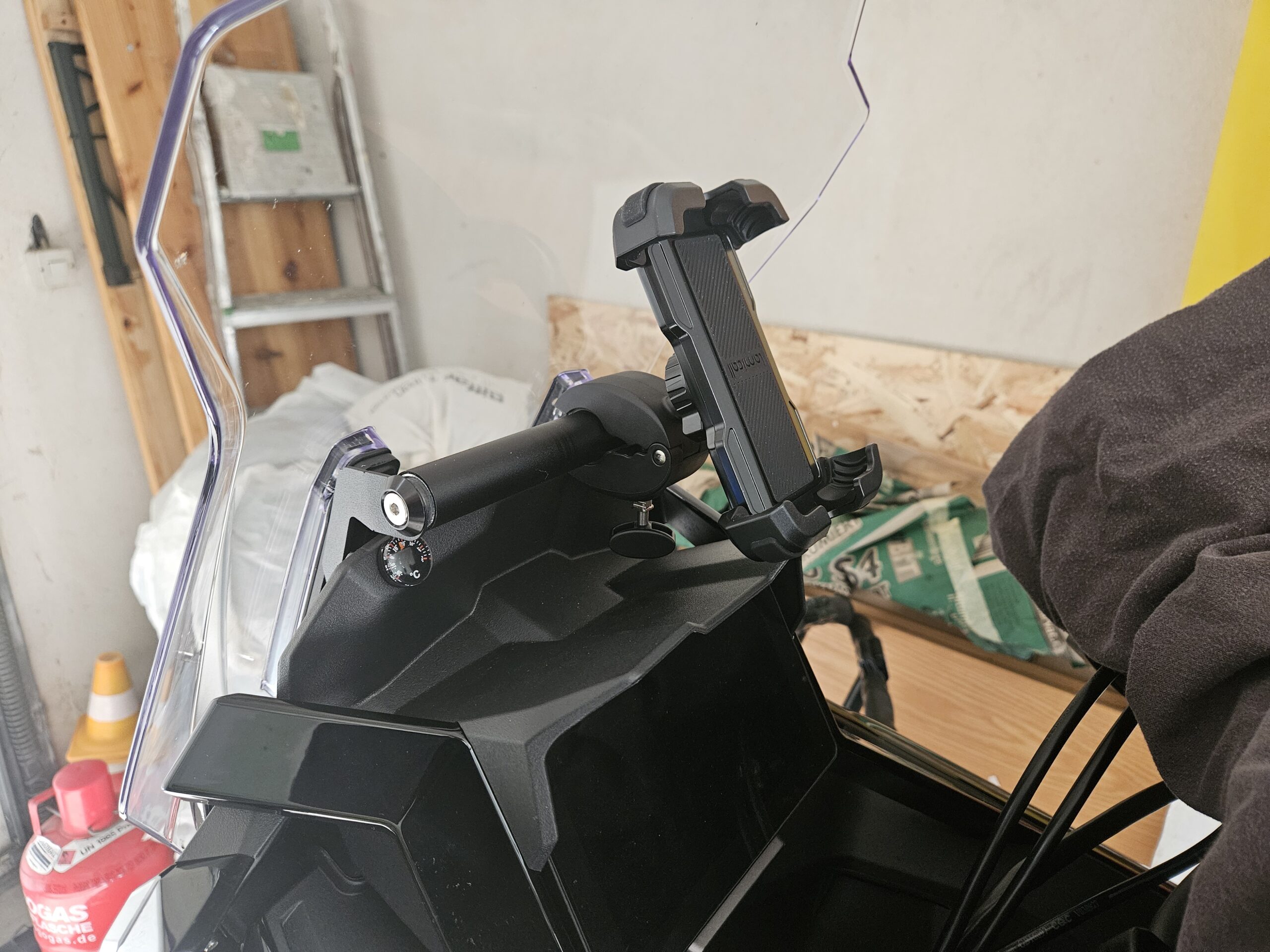 Neue Handyhalterung 